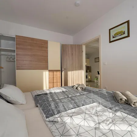 Zdrave Apartment *